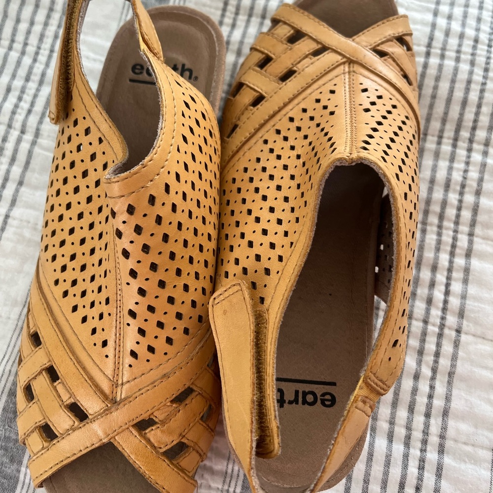 Earth brand size 7